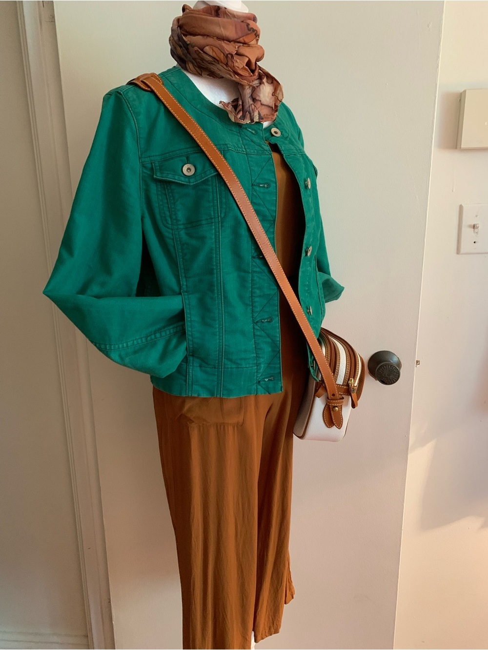 Tristan, Women's  Green Cropped Jacket Size Medium Like New
